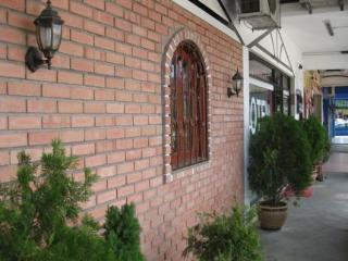 ג'והור בהרו Rose Cottage Hotel Taman Daya מראה חיצוני תמונה