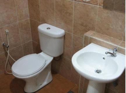 ג'והור בהרו Rose Cottage Hotel Taman Daya מראה חיצוני תמונה